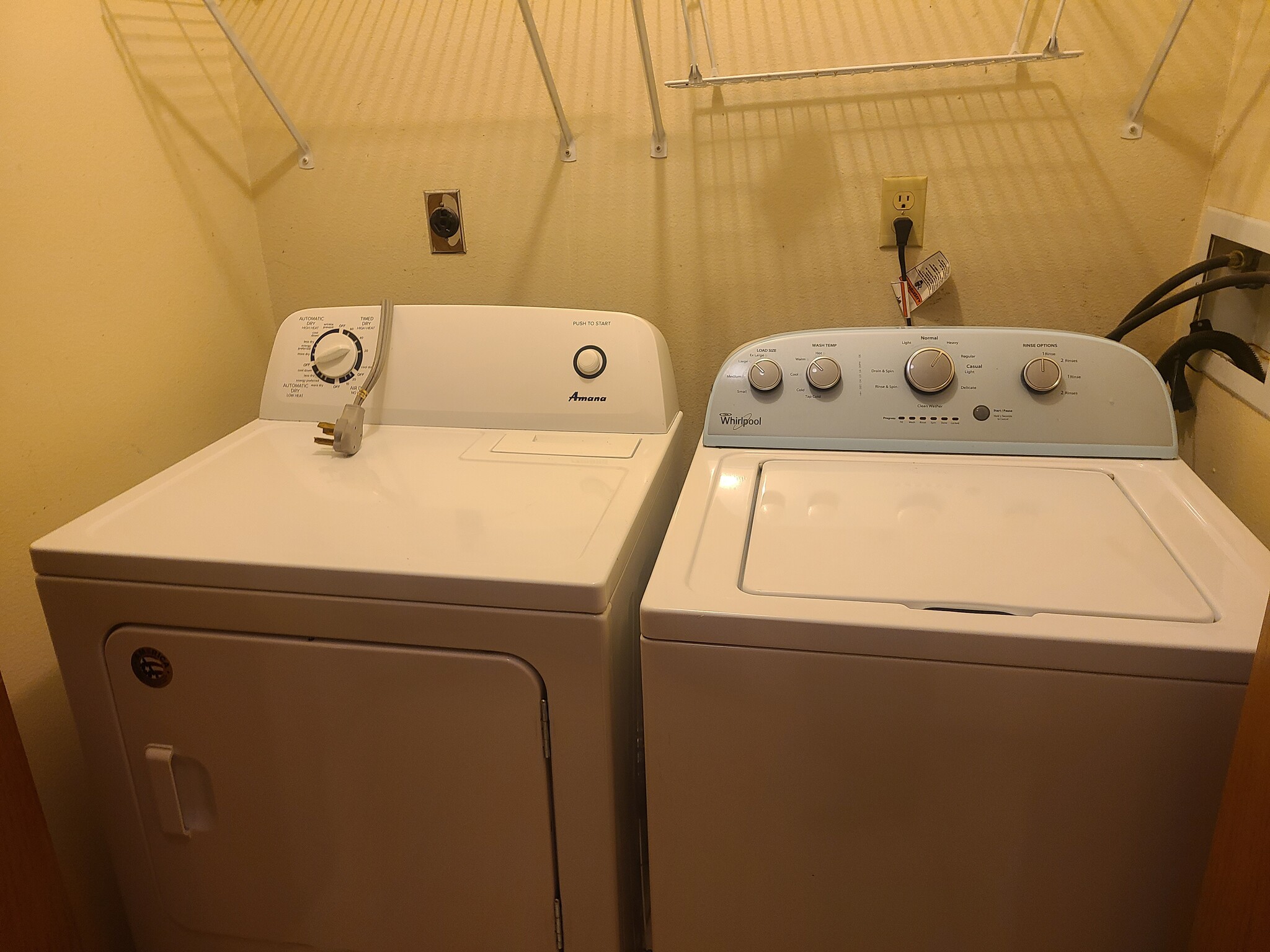 Building Photo - 541 Westwinds Dr