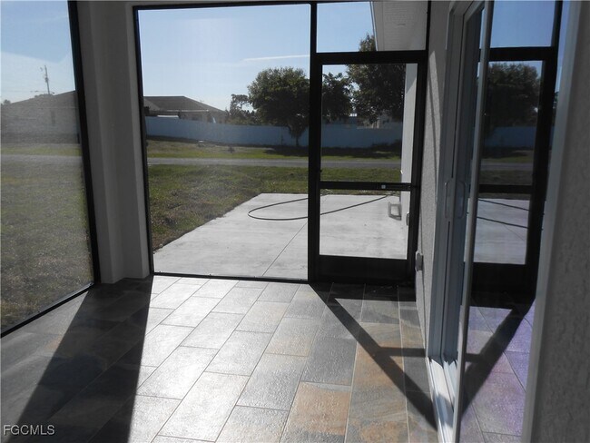 Building Photo - 937 Graystone Ave