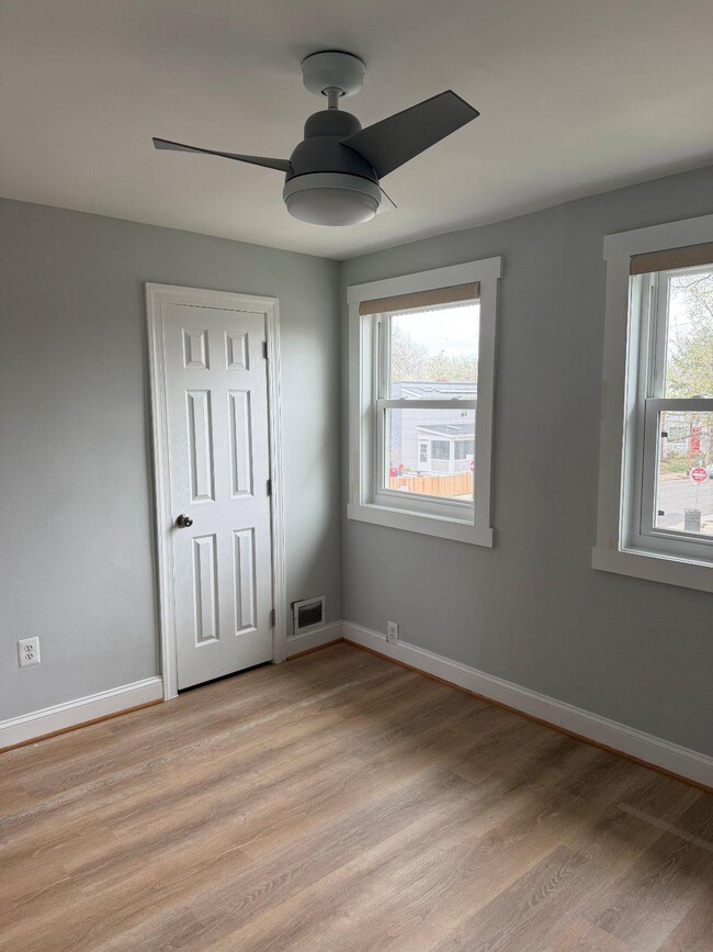 Building Photo - 3724 Edison St