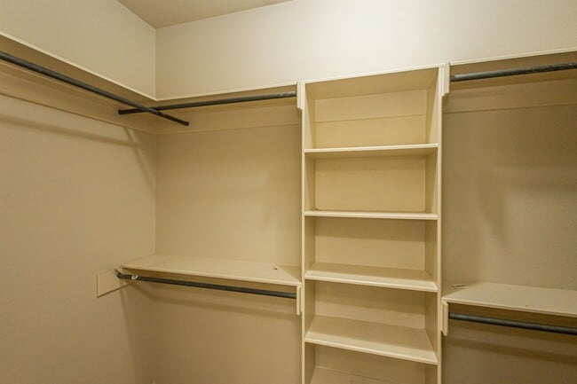 Building Photo - 10702 Patron Loop