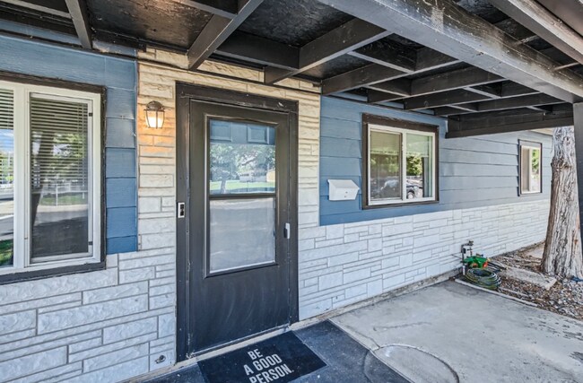 Building Photo - 1296 Vaughn St