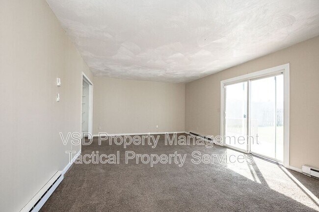 Building Photo - 374 E 232nd St