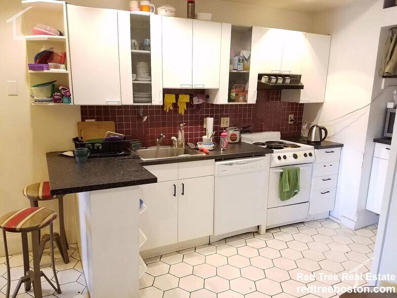 Building Photo - 56 Park Vale Ave