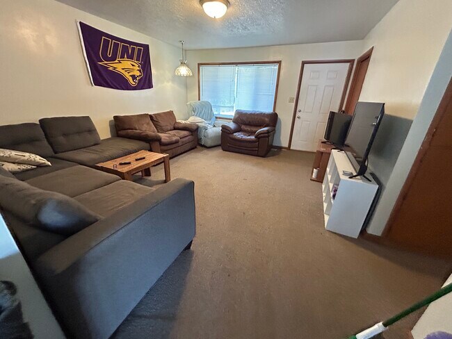 Building Photo - 1522 Starview Dr