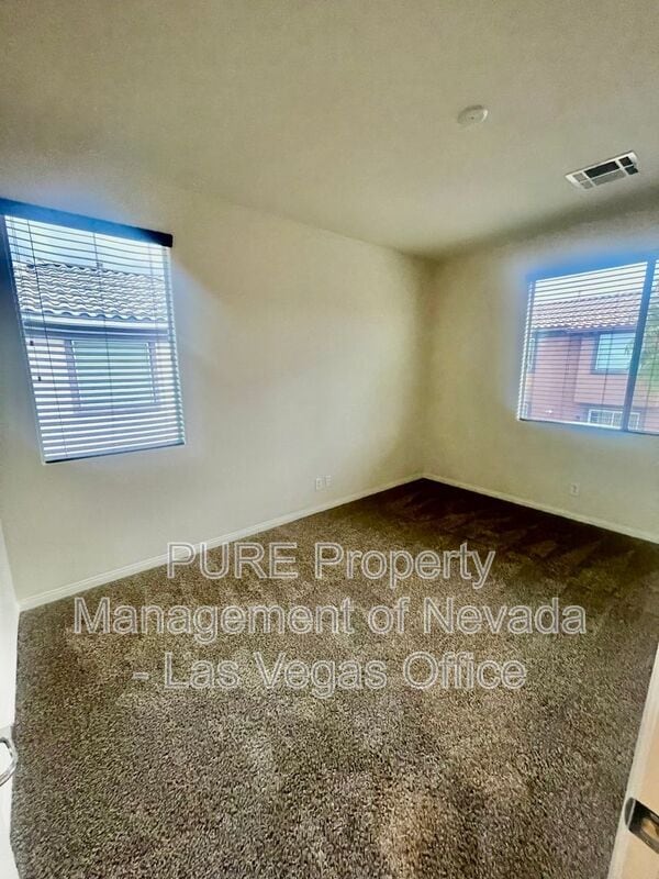 Building Photo - 117 Castle Course Ave