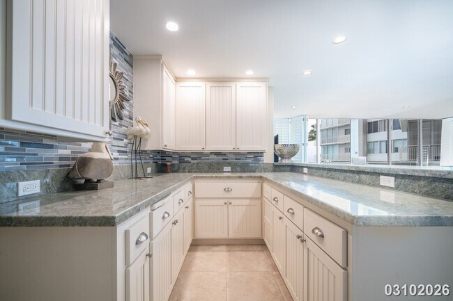 Building Photo - RARELY AVAILABLE FULLY FURNISHED CORAL STRAND CONDO IN WAIKIKI 1BR/1BA/1PKG