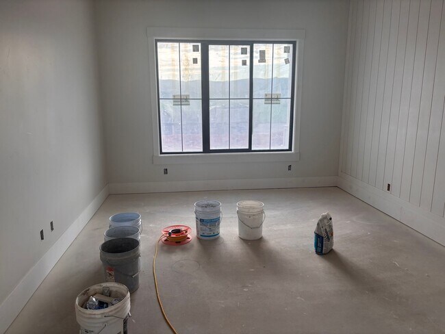 Building Photo - BRAND NEW Gorgeous 6 bed 7 bath with Pool ...