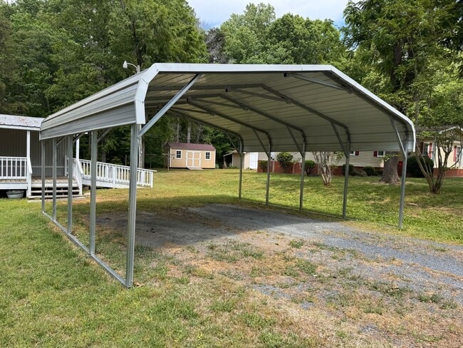 Building Photo - 2 BED, 2 BATH MOBILE HOME LOCATED IN ASHEBORO ON SOUTH LAKE DR!