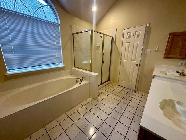 Building Photo - Park Glen Keller ISD Move-In April