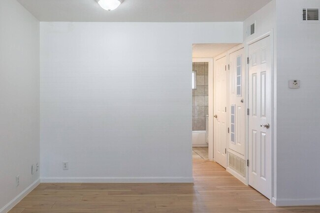 Floorplan - Cuming St Apartments