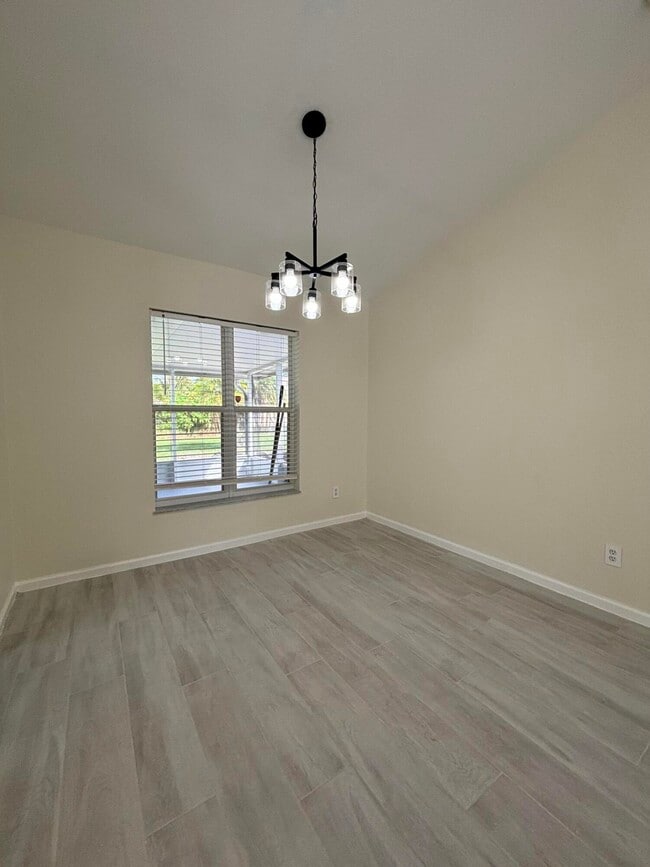 Building Photo - 2109 SE Trillo St