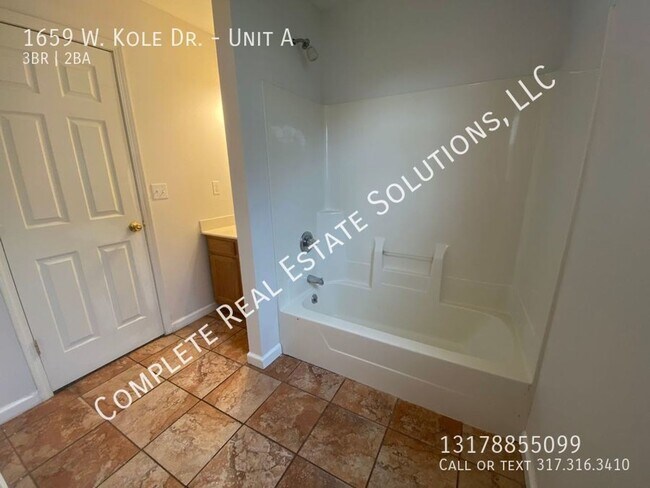 Building Photo - 1659 W Kole Dr