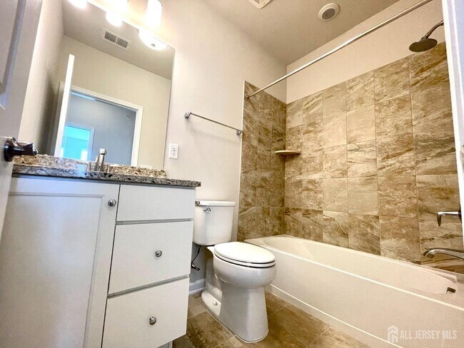 Building Photo - 905 Greenland Square