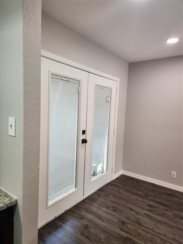 Building Photo - 900 W Mulberry St