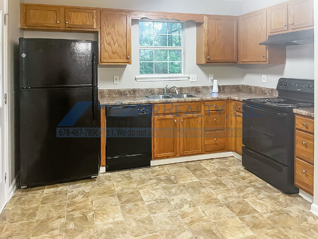 Building Photo - 220 Beechwood Ln