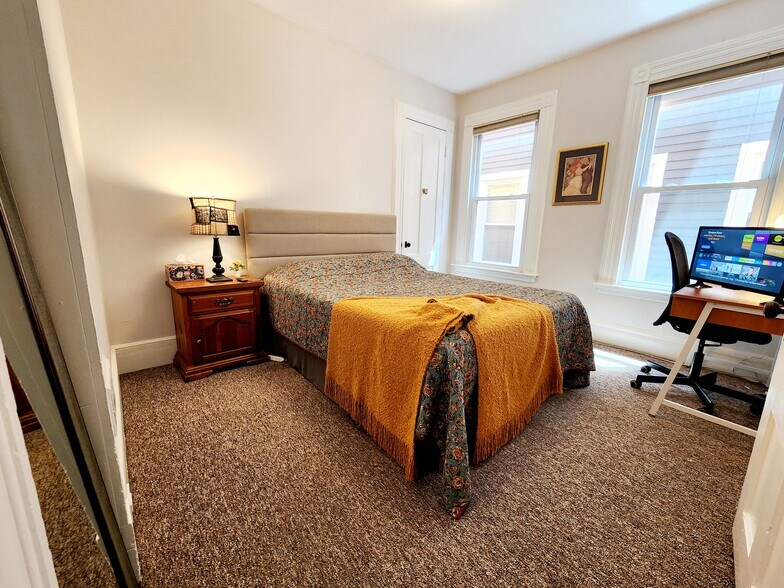 Bedroom 2 - 172 Mansfield St