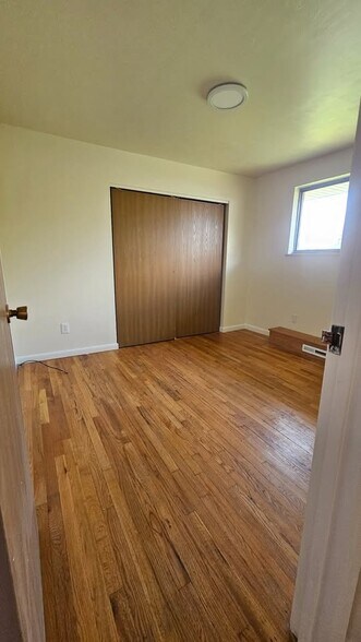 Building Photo - 37 Newland Ct