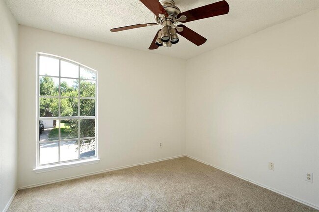 Building Photo - 1201 Marigold Way