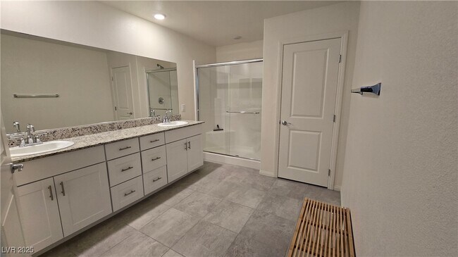 Building Photo - 10971 Meridian Flds Ave