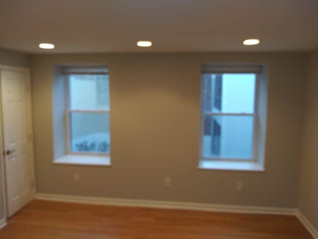 Building Photo - 733 Carpenter St