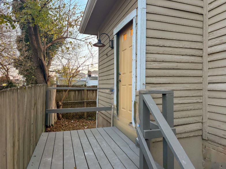 Building Photo - 511 Spottswood St