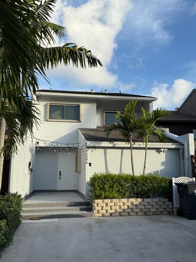Primary Photo - 12394 Westhampton Cir