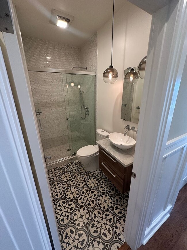 Building Photo - 817-821 Oak Street (7057r)