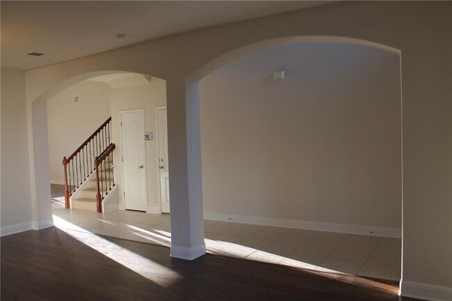 Building Photo - 2513 Rusk Ct