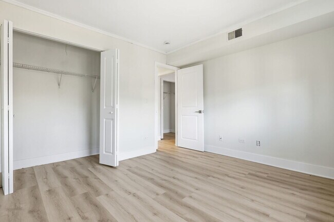 Building Photo - 382 Oak Trails Rd