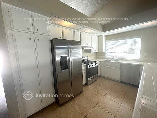 Building Photo - 25530 Black Walnut St