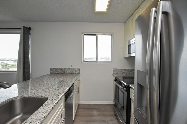 Building Photo - Live the Happy Life at Lele Pono – Aiea