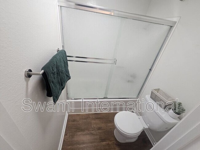 Building Photo - 926 Wilmington Blvd