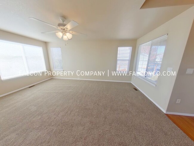 Building Photo - Lovely Home in Fountain! - Available Febru...