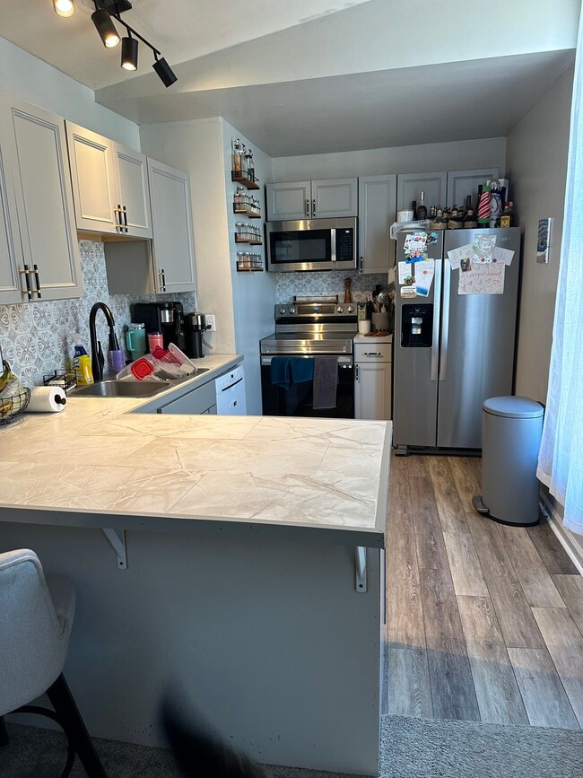 Building Photo - 1 Beeman St