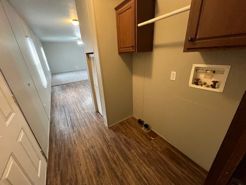 Building Photo - 54 Locust St