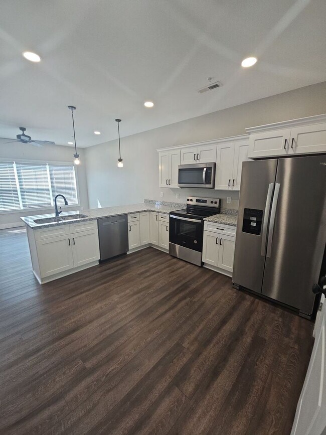 Building Photo - 1646 S Jefferson Ave