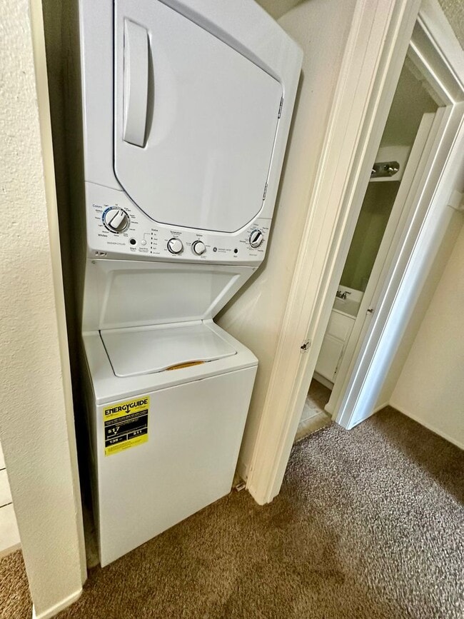 Building Photo - Spacious Two Bedroom Two Bath Condo near SDSU!!