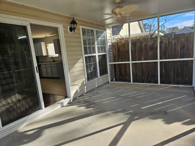 Building Photo - Ivy Square Patio Home