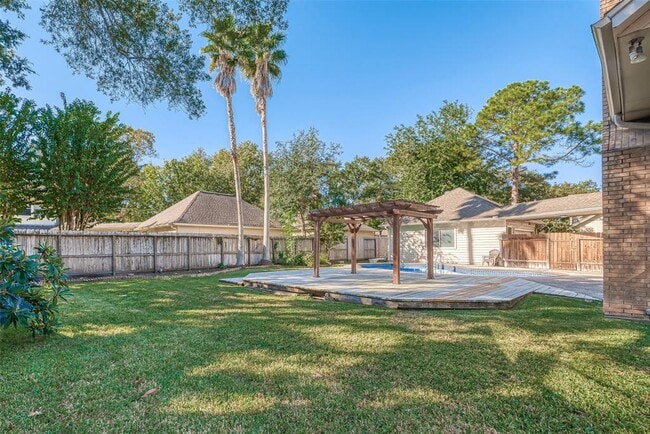 Building Photo - 15714 Sylvan Lake Dr