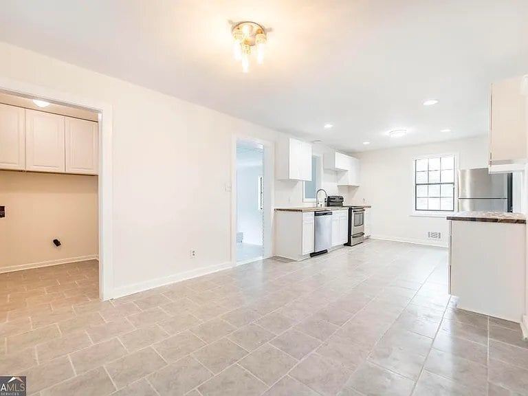 Building Photo - 201 Sherman St