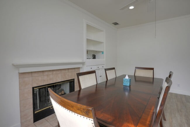 Building Photo - 543 Fireside Ln