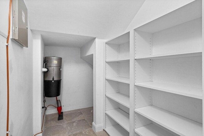 Building Photo - 2828 W Community Dr