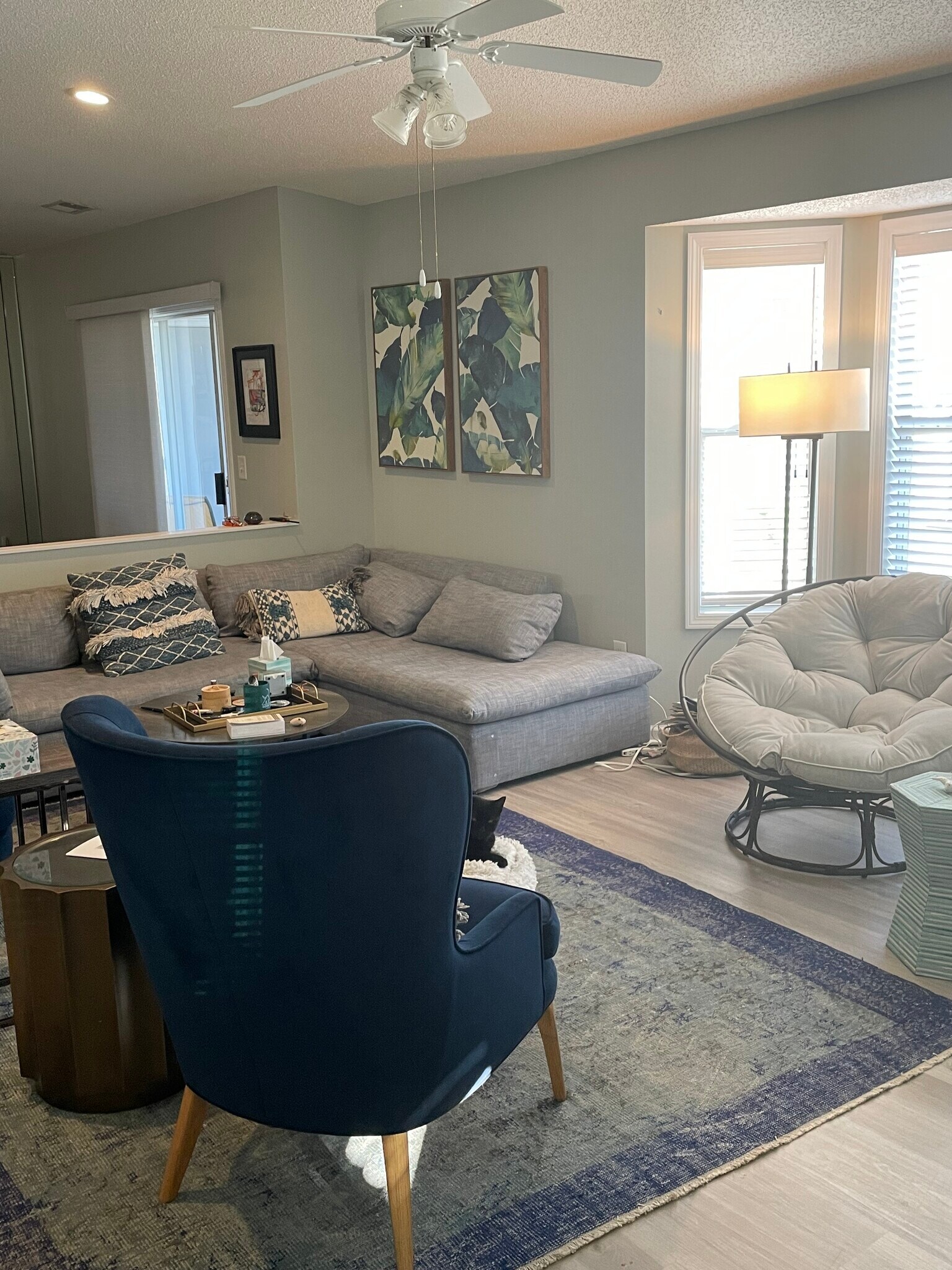 Living area - 4140 Breezewood Dr