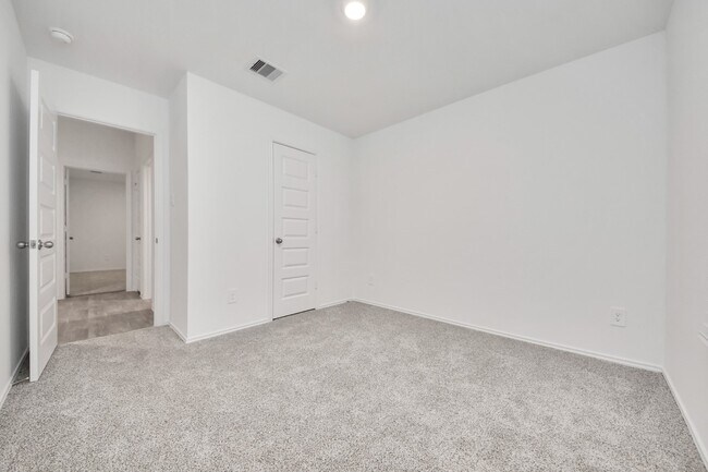 Building Photo - 2227 Laurel Bloom Ln