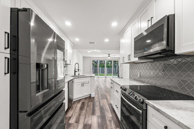 Building Photo - 508 Capistrano Dr