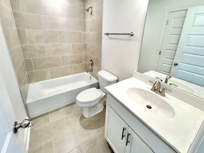 Building Photo - Now Leasing a Spacious 4-bedroom 2.5 Bath Home in Olive Branch @ Southbranch.