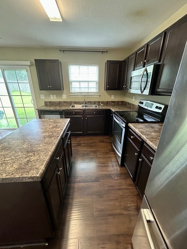 Building Photo - 3987 Tallowtree Ln