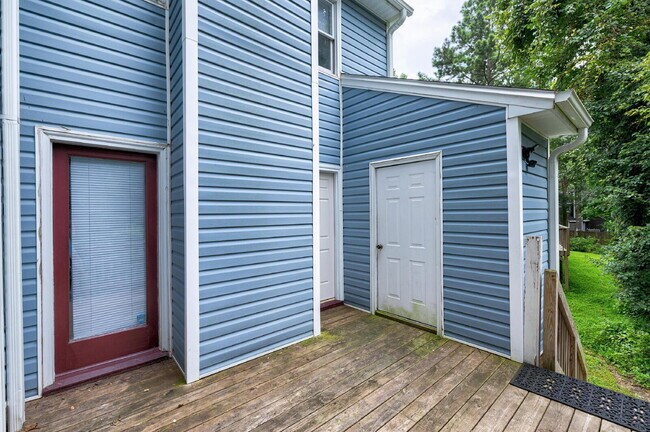 Building Photo - 5544 Kaplan Dr
