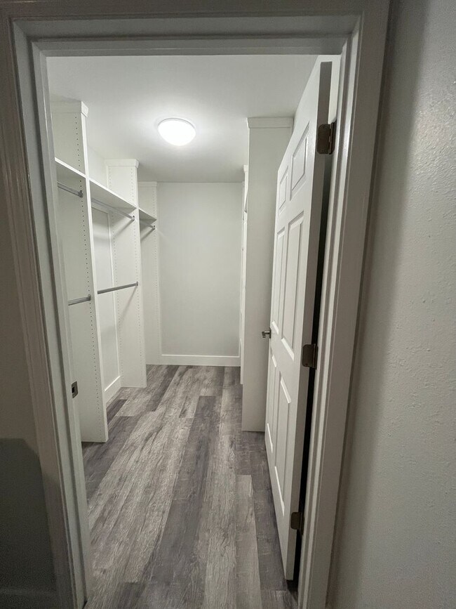 Building Photo - Location, Lifestyle, and Luxury