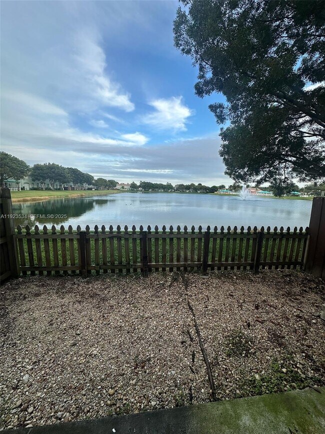 Building Photo - 2505 SE 14th Ave